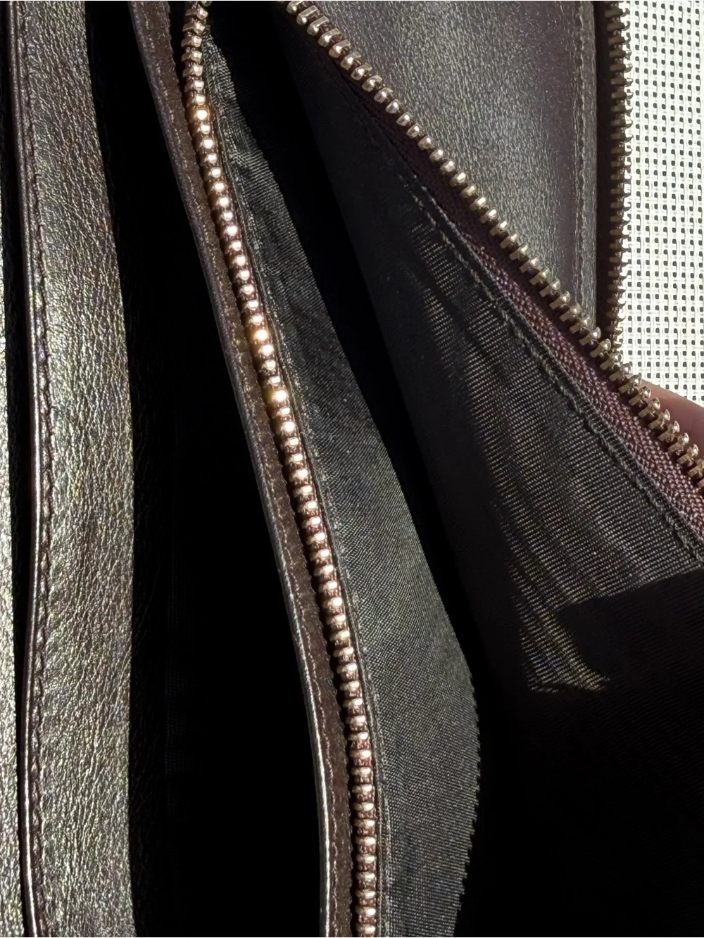 Gucci Dark Brown Embossed GG Zip Wallet - Picture 7 of 7